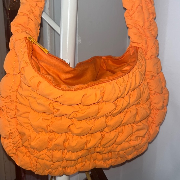 Urban Outfitters MAX QUILTED CROSSBODY BAG IN ORANGE - Picture 5 of 5